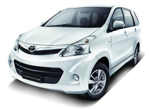 Toyota-Avanza-Veloz-Luxury-front